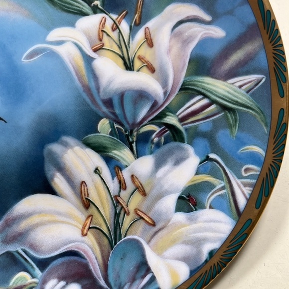 Small 6.5" Ruby-throated Hummingbird & Lilies by Pickard  First Edition U.S.A. - Picture 4 of 8